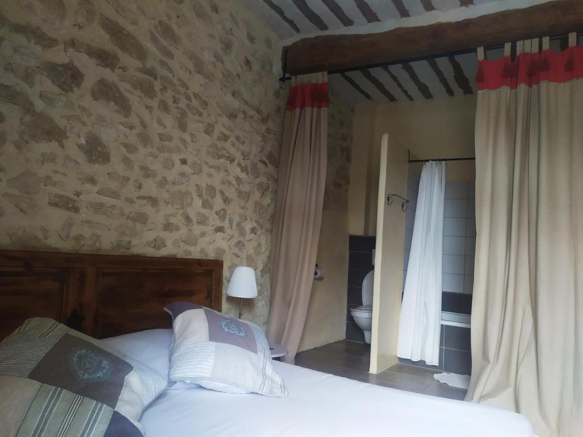 Chambre D'Hotes Face Au Lavoir Méthamis Buitenkant foto