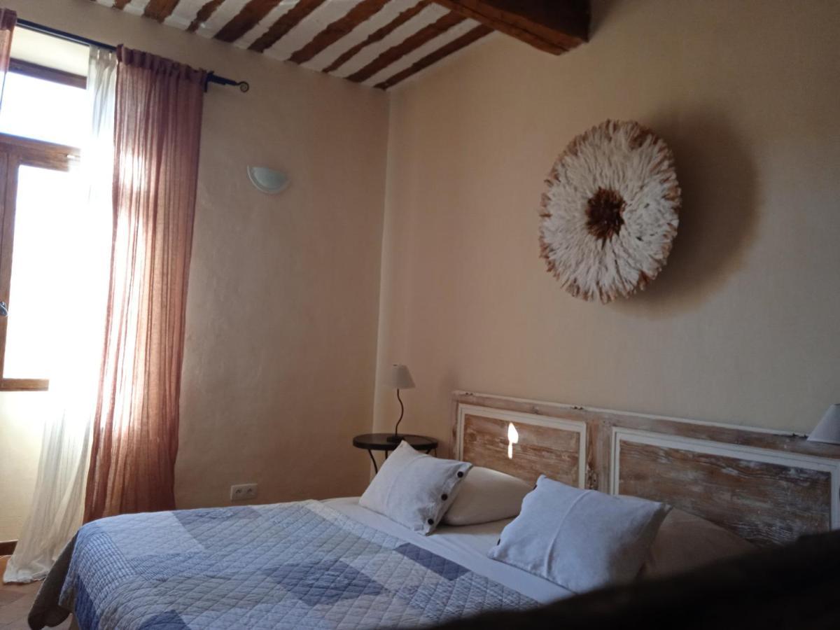 Chambre D'Hotes Face Au Lavoir Méthamis Buitenkant foto