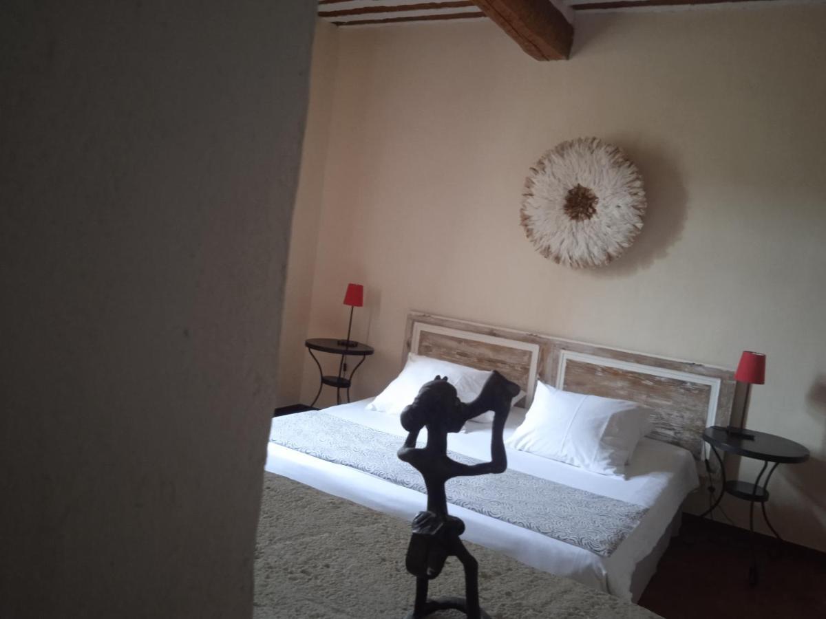Chambre D'Hotes Face Au Lavoir Méthamis Buitenkant foto