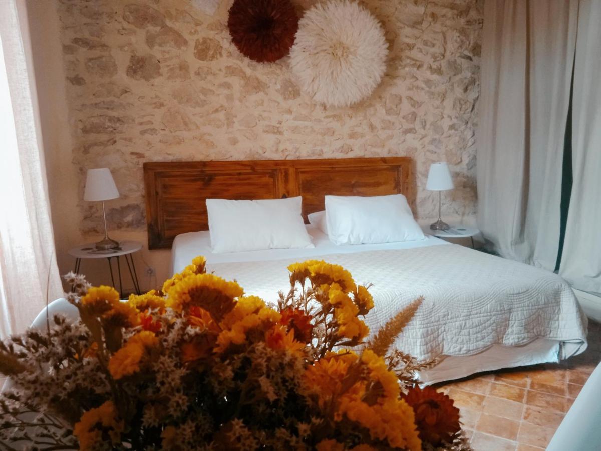 Chambre D'Hotes Face Au Lavoir Méthamis Buitenkant foto