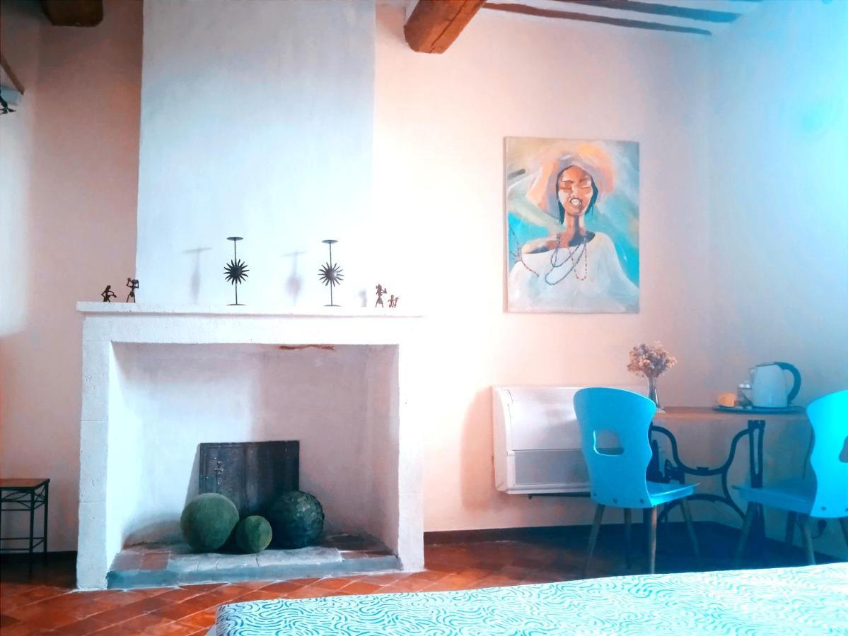 Chambre D'Hotes Face Au Lavoir Méthamis Buitenkant foto